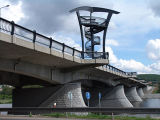 Přestavba mostu přes Berounku v Praze-Lahovicích (2003)